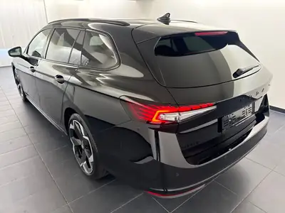 Skoda Superb 2.0 TSI Sport 4x4 — Break premium, intégral performant, quasi neuf — côté