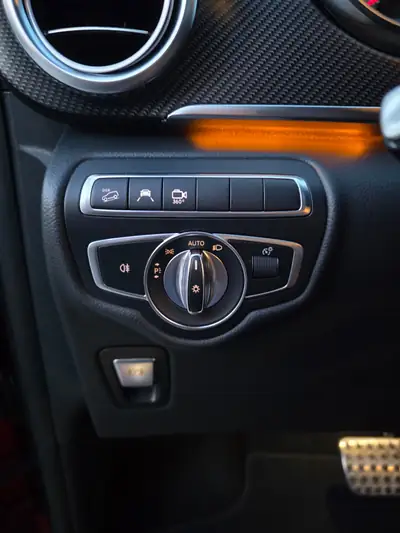 Mercedes-Benz V 250 Avantgarde 4MATIC — Monospace premium diesel, 7 places, 88'000 km — Miniatur 9