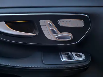 Mercedes-Benz V 250 Avantgarde 4MATIC — Monospace premium diesel, 7 places, 88'000 km — Miniatur 10