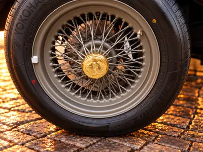 Morgan Plus 4 70th Anniversary Edition — Roadster britannique collector, 1 de 20 exemplaires — Miniature 7