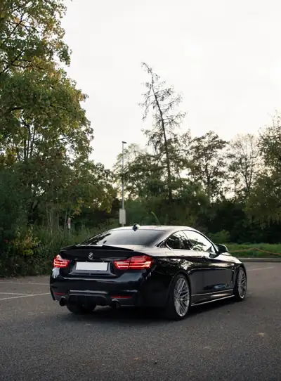 BMW 428i Coupé 2013 — Élégance sportive et fiabilité allemande — côté