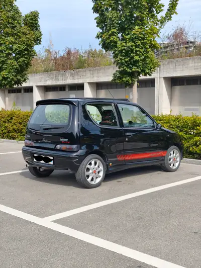 Fiat Seicento Sporting 2000 — Citadine compacte, entretien économique et fiable — rear view
