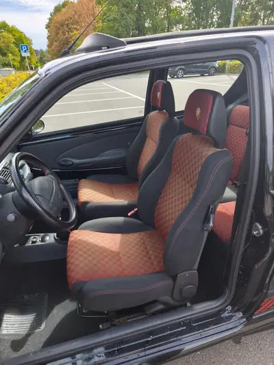 Fiat Seicento Sporting 2000 — Citadine compacte, entretien économique et fiable — dashboard