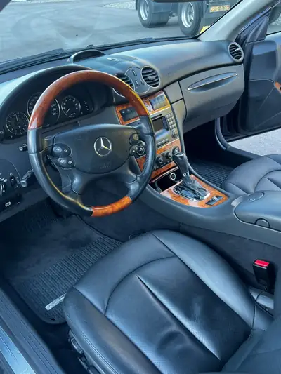 Mercedes-Benz CLK 320 Cabriolet — Élégance décapotable, V6 puissant et fiable — Heckansicht