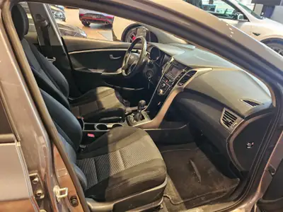 Hyundai i30 1.4 Comfort — Berline fiable et économique, frais ab MFK — Miniatur 15