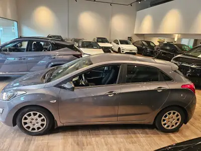 Hyundai i30 1.4 Comfort — Berline fiable et économique, frais ab MFK — Miniatur 14