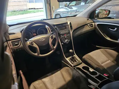 Hyundai i30 1.4 Comfort — Berline fiable et économique, frais ab MFK — Miniatur 20