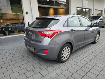 Hyundai i30 1.4 Comfort — Berline fiable et économique, frais ab MFK — Miniatur 28
