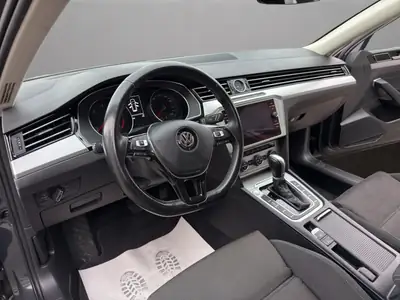 VW Passat Variant 2.0 TDI — Break diesel robuste, équipement premium, sans accident — Miniatura 9