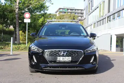 Hyundai i30 1.6 CRDi Vertex — Break diesel économe, 89'000 km seulement — côté
