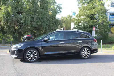 Hyundai i30 1.6 CRDi Vertex — Break diesel économe, 89'000 km seulement — intérieur