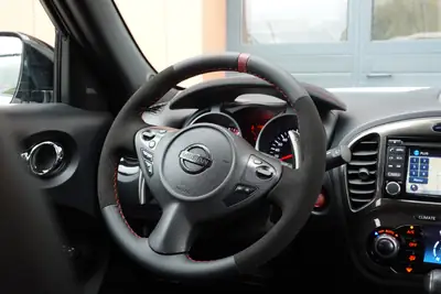 Nissan Juke 1.6 DIG-T Nismo RS 4x4 — Intérieur Alcantara, Sièges Recaro, Traction intégrale — Miniatura 13