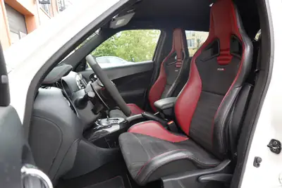 Nissan Juke 1.6 DIG-T Nismo RS 4x4 — Intérieur Alcantara, Sièges Recaro, Traction intégrale — Miniatura 23
