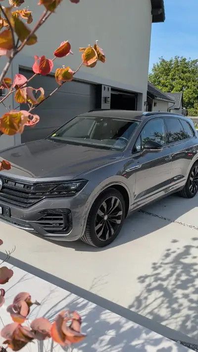 VW Touareg 3.0 TDI R-Line — SUV premium diesel, 134'900 km, historique sans sinistre — vue extérieure