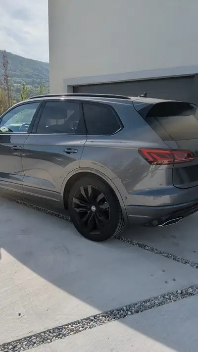 VW Touareg 3.0 TDI R-Line — SUV premium diesel, 134'900 km, historique sans sinistre — tableau de bord