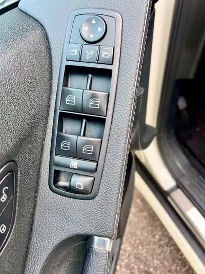 Mercedes-Benz R 350 V6 CDI 4matic — Monospace premium 7 places, moteur 3.0 diesel — Thumbnail 9