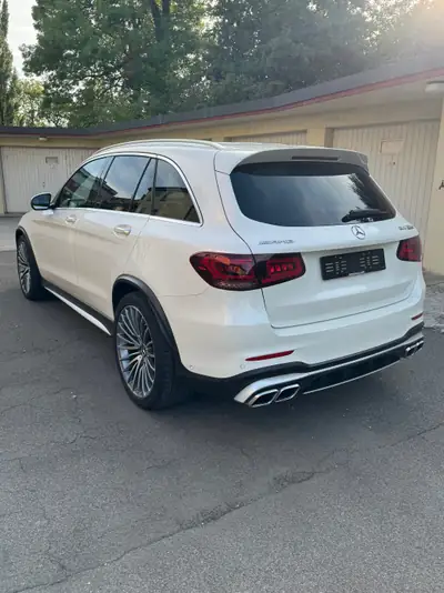 Mercedes-Benz GLC 63 S AMG 4MATIC — Performance extrême, 58'000 km seulement — Seitenansicht