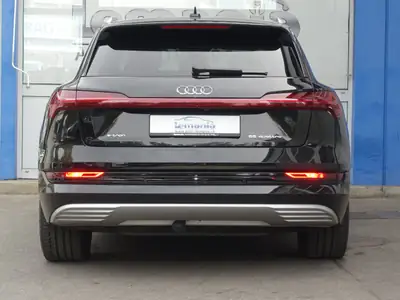 Audi e-tron 55 S Line Black Edition — SUV électrique premium, 408 ch et design affirmé — détail