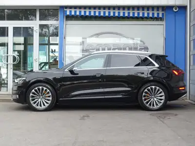 Audi e-tron 55 S Line Black Edition — SUV électrique premium, 408 ch et design affirmé — Miniature 8
