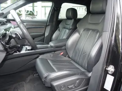 Audi e-tron 55 S Line Black Edition — SUV électrique premium, 408 ch et design affirmé — Miniature 9