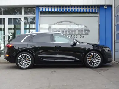 Audi e-tron 55 S Line Black Edition — SUV électrique premium, 408 ch et design affirmé — Miniature 7