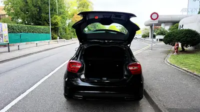 Mercedes-Benz A 200 AMG Line — Élégance urbaine, motorisation efficace — Miniatur 7