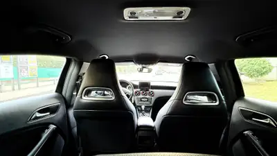 Mercedes-Benz A 200 AMG Line — Élégance urbaine, motorisation efficace — Miniatur 8