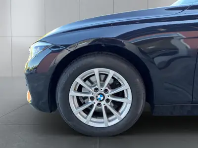 BMW 316d Touring Business Steptronic — Breaks diesel automatique, entretien récent et sans sinistre — Miniature 15