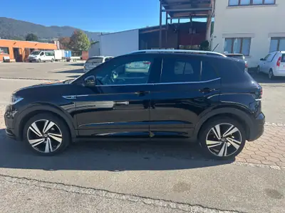 VW T-Cross 1.0 TSI R-Line — SUV compact dynamique, 56 000 km, équipé Tech & Carplay — Heckansicht