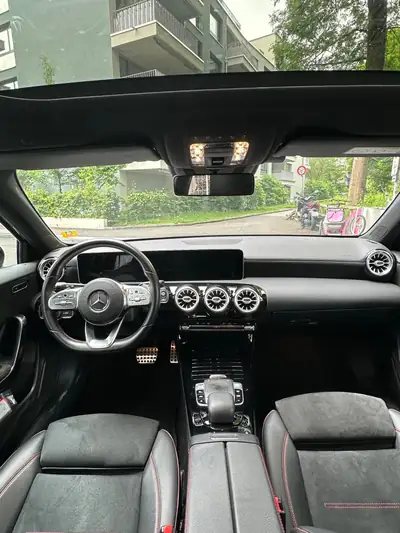 Mercedes-Benz A 200 AMG Line — Citadine sportive, 94 400 km, garantie fiabilité — tableau de bord