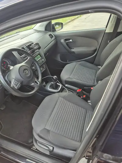 Volkswagen Polo 1.6 TDI 105 — Citadine économe et fiable, 100'000 km — fianco