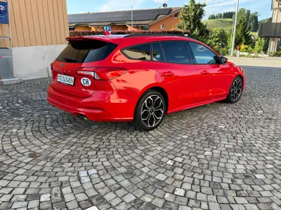 Ford Focus 1.5 EcoBlue 120 ST-Line — Break diesel fiable, consommation maîtrisée — côté