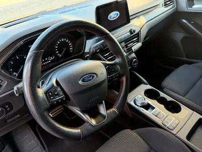 Ford Focus 1.5 EcoBlue 120 ST-Line — Break diesel fiable, consommation maîtrisée — détail