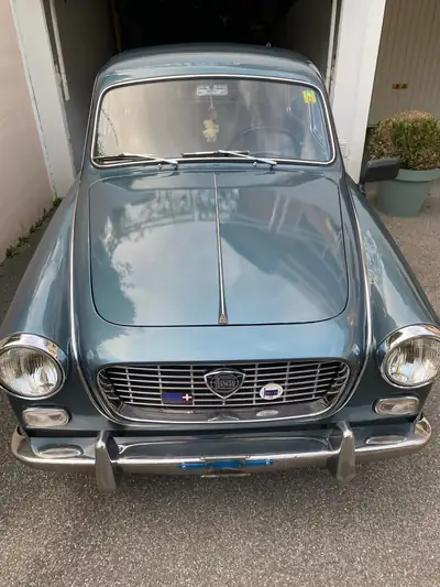 Lancia Appia 1962 — Berline italienne de prestige, 37'000 km seulement — vue extérieure