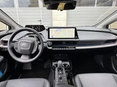 Toyota Prius 2.0 Plug-In-Hybrid Premium — Hybride rechargeable, 1100 km seulement — vista posteriore