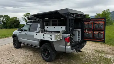 Toyota Tacoma TRD PRO — Pick-up 4x4 robuste avec cellule Alu-Cab aménagée — Miniature 9