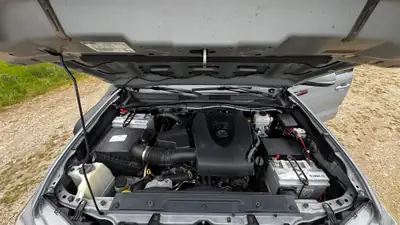 Toyota Tacoma TRD PRO — Pick-up 4x4 robuste avec cellule Alu-Cab aménagée — Miniature 12