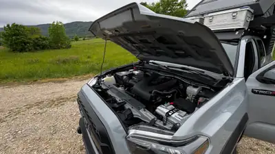Toyota Tacoma TRD PRO — Pick-up 4x4 robuste avec cellule Alu-Cab aménagée — Miniature 13