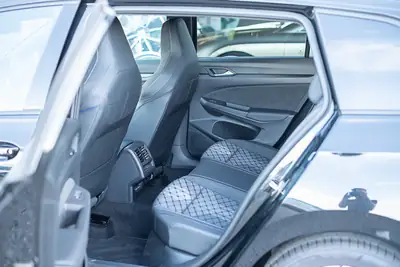 VW Golf Variant 2.0 R-Line 4Motion — Break familial performant, 204 ch, faible kilométrage — Miniatura 11