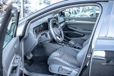 VW Golf Variant 2.0 R-Line 4Motion — Break familial performant, 204 ch, faible kilométrage — Miniatura 12