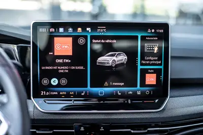 VW Golf Variant 2.0 R-Line 4Motion — Break familial performant, 204 ch, faible kilométrage — Miniatura 15