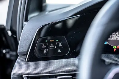 VW Golf Variant 2.0 R-Line 4Motion — Break familial performant, 204 ch, faible kilométrage — Miniatura 23