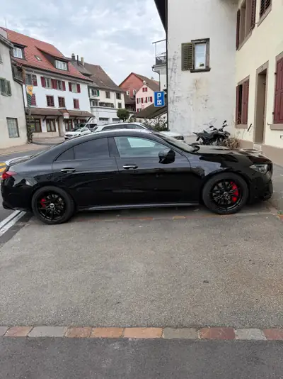 Mercedes-Benz CLA 45 S AMG 4matic+ — Berline sportive 421 ch, très peu kilométrée — intérieur