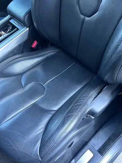 Land Rover Range Rover Evoque 2.2 TD4 — Élégance urbaine et polyvalence tout-terrain — intérieur