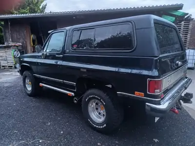 Chevrolet Blazer 1990 — SUV Américain Culte, 97'000 km, Freinage Pneumatique — side view