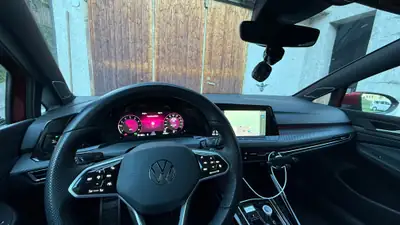 VW Golf 2.0 TSI R-Line DSG 4motion — Sportive polyvalente, 4 roues motrices et 29 000 km — côté
