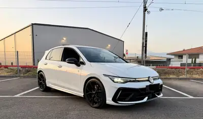 VW Golf R 8.5 2.0 TSI 4Motion — Performance 333 ch et traction intégrale — intérieur