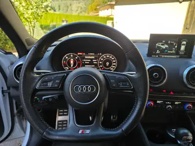 Audi A3 2.0 TDI 184 S-Tronic — Berline diesel performante, équipement S-Line premium — Detail