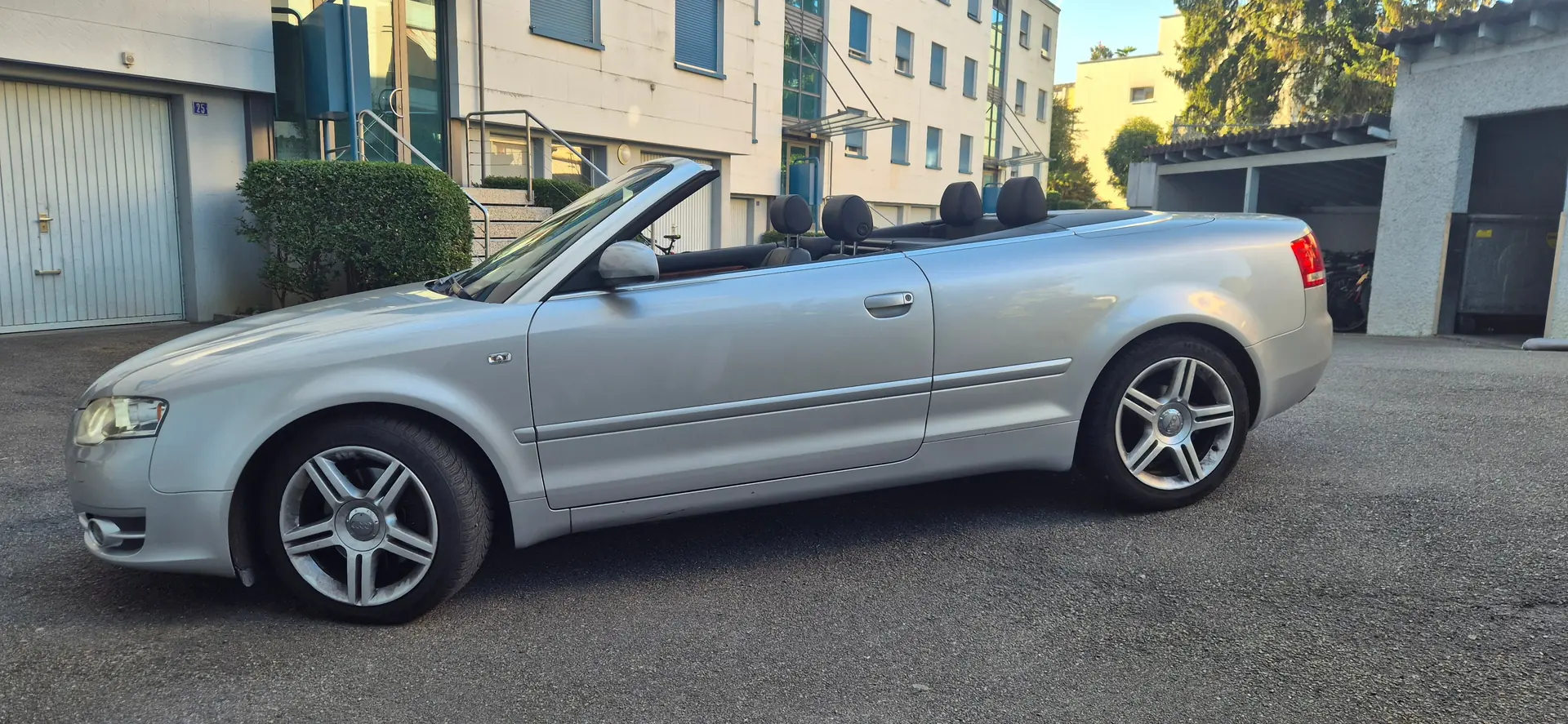 Audi A4 Cabriolet 1.8 20V Turbo — Roadster élégant sans kilométrage excessif