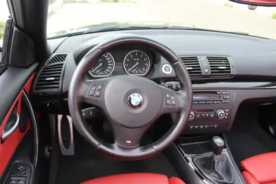 BMW 135i Cabriolet — Roadster sportif 306 ch, coupé découvrable iconique — Miniatur 7